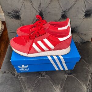 Adidas Forest Grove sneakers